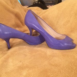 Vince Camuto blue peep toe heels size 8
